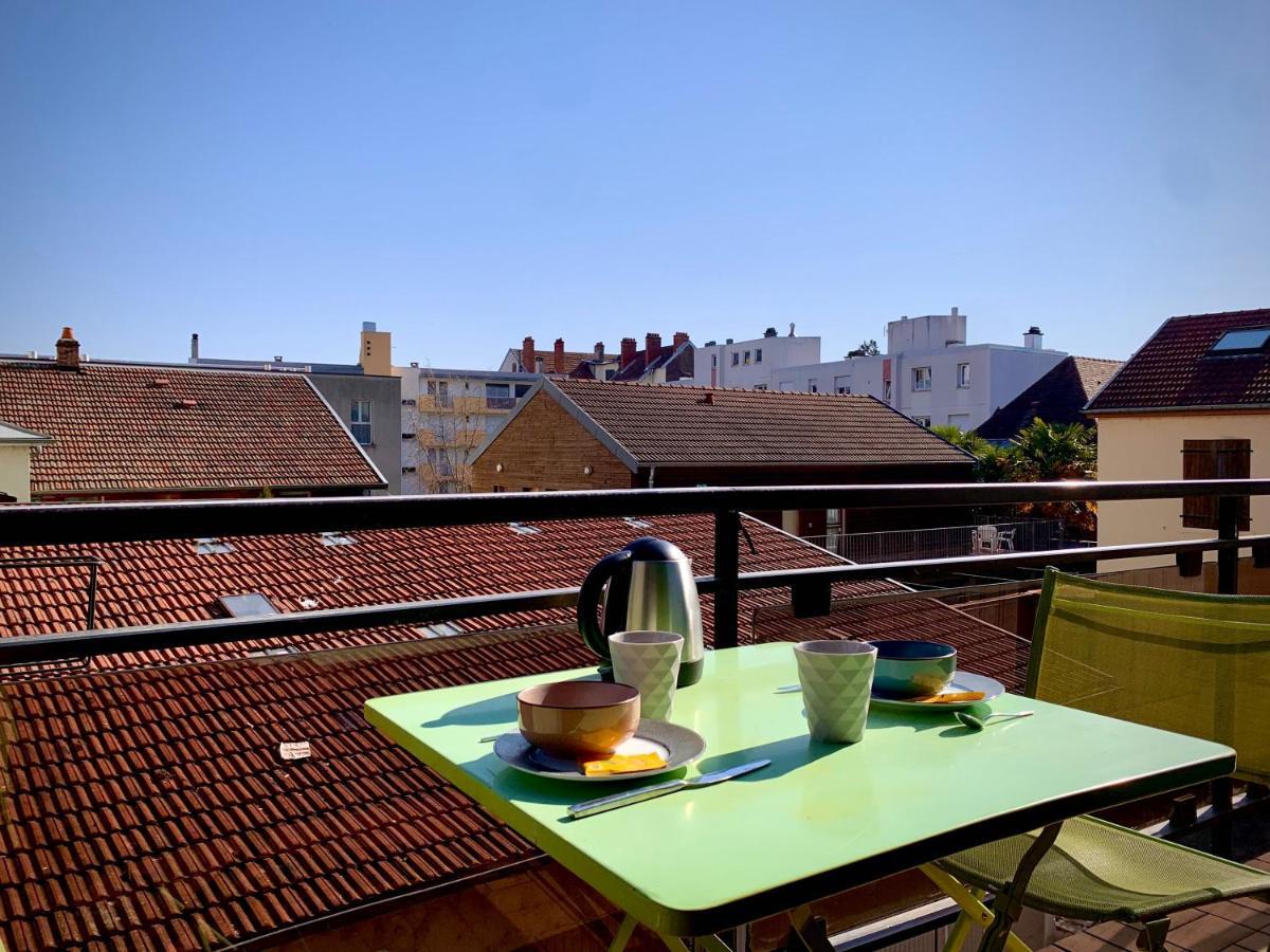 Chaleureux Appartement Centre Ville Proche Gare. 브장송 외부 사진