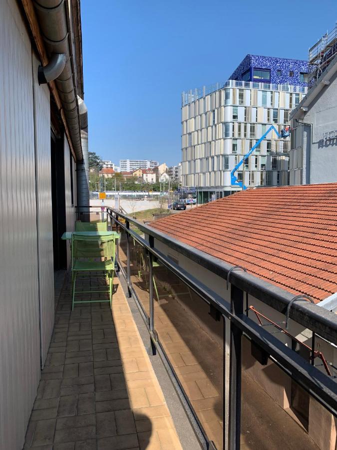 Chaleureux Appartement Centre Ville Proche Gare. 브장송 외부 사진