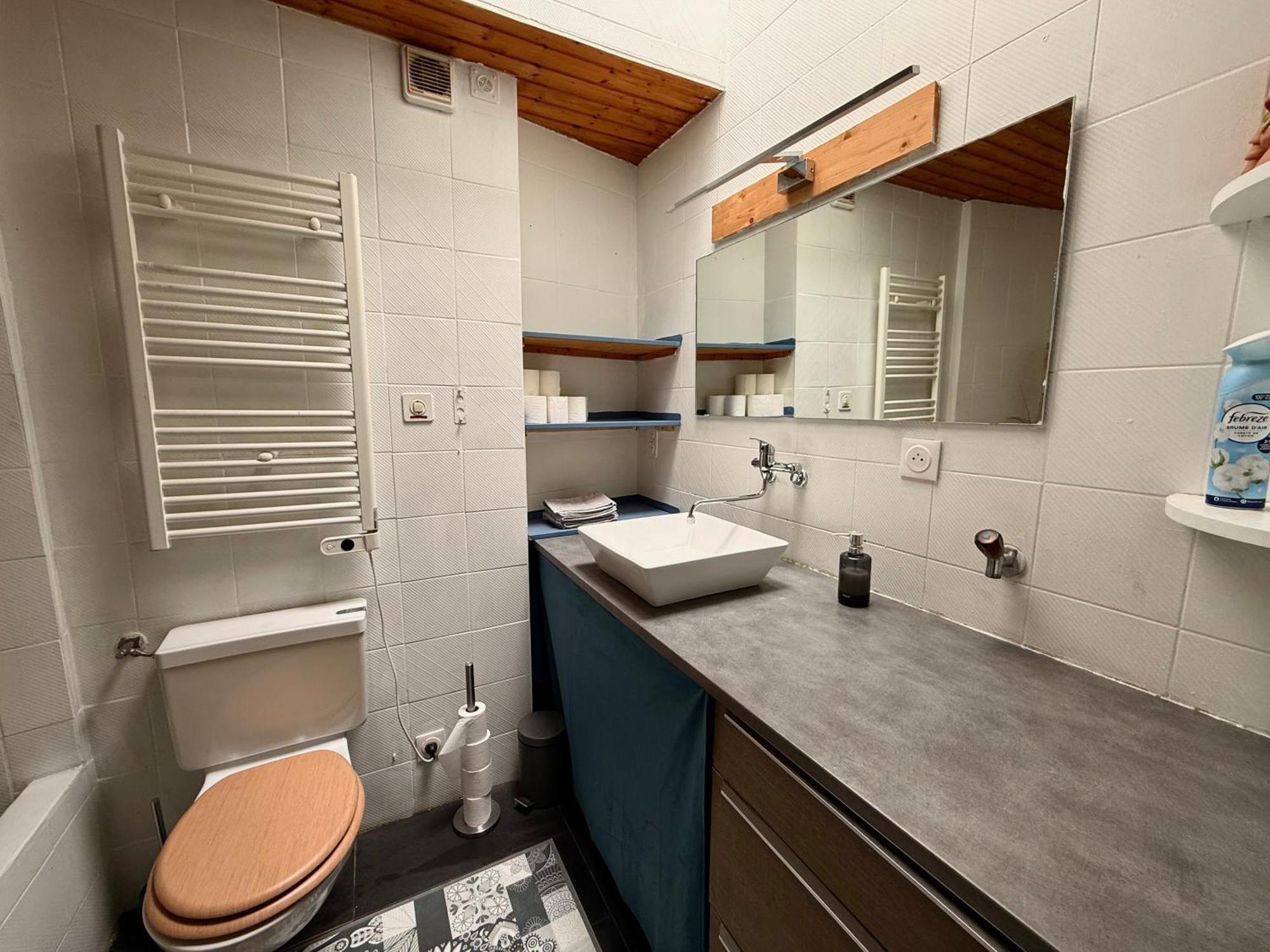 Chaleureux Appartement Centre Ville Proche Gare. 브장송 외부 사진