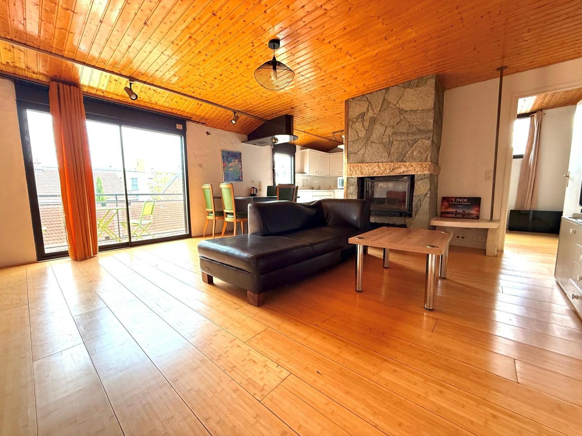 Chaleureux Appartement Centre Ville Proche Gare. 브장송 외부 사진